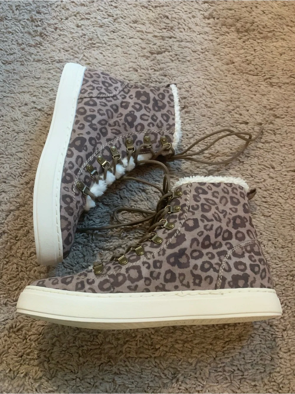 New Billabong Take a Hike Boots Animal Cheetah Print Size 9